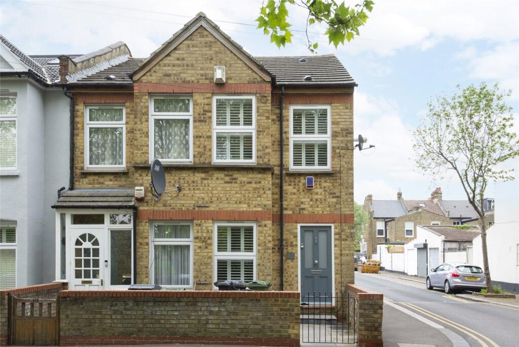 2 bed End of Terrace for rent in Walthamstow. From Central Estate Agents - Walthamstow