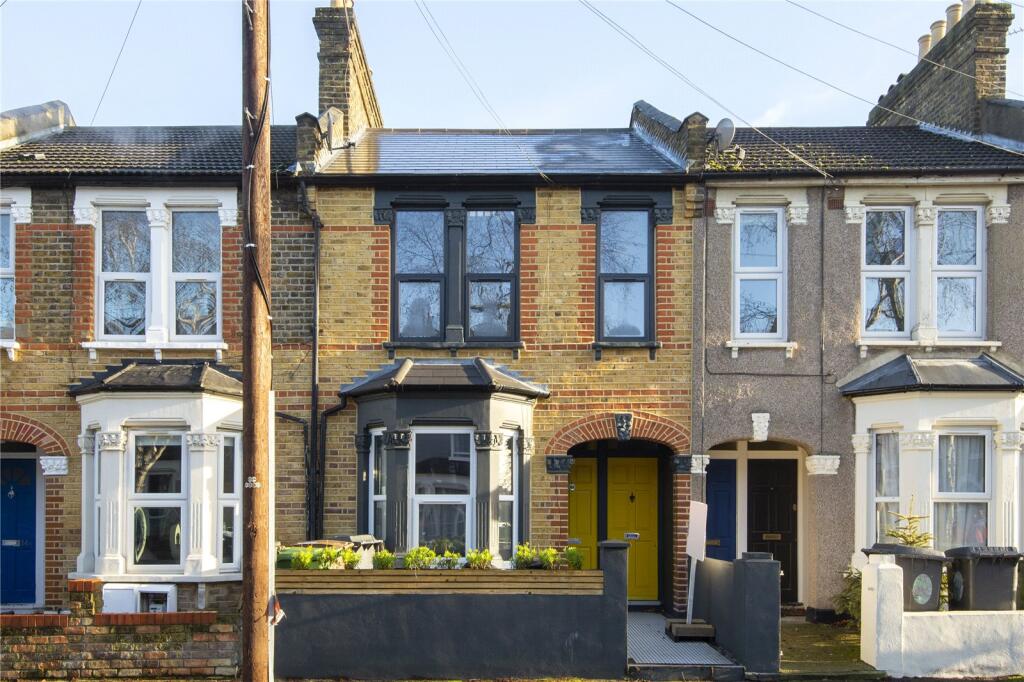 1 bed 1st Floor Flat for rent in Walthamstow. From Central Estate Agents - Walthamstow