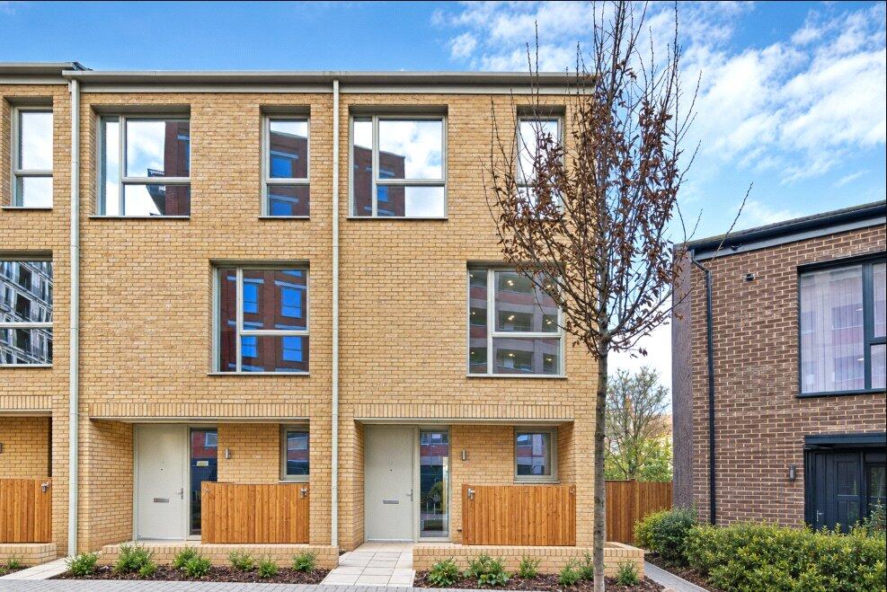 3 bed End of Terrace for rent in Walthamstow. From Central Estate Agents - Walthamstow 3 bed End of Terrace for rent in Walthamstow. From Central Estate Agents - Walthamstow