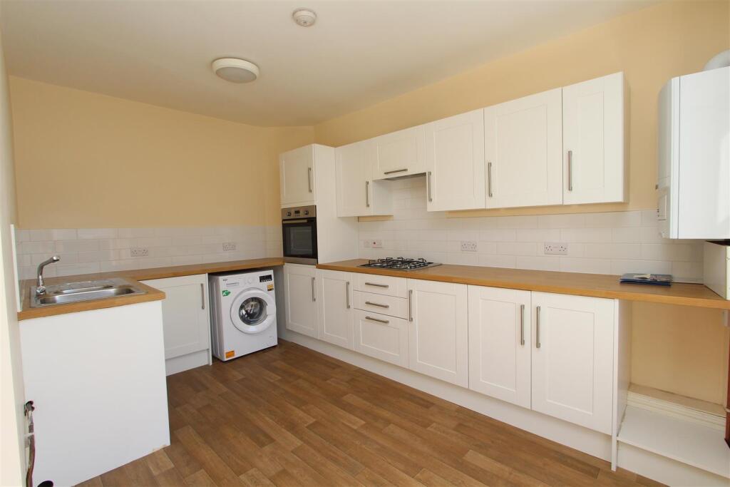 2 bed 1st Floor Flat for rent in Bristol. From Davies & Way - Keynsham