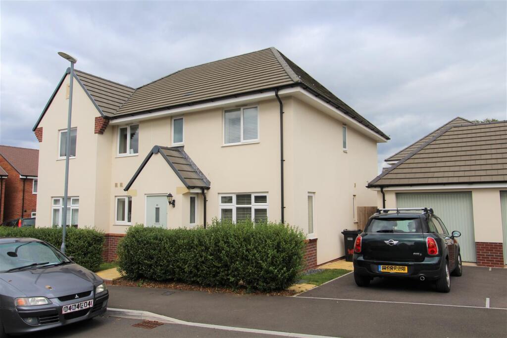 3 bed Semi Detached for rent in Bristol. From Davies & Way - Keynsham 3 bed Semi Detached for rent in Bristol. From Davies & Way - Keynsham