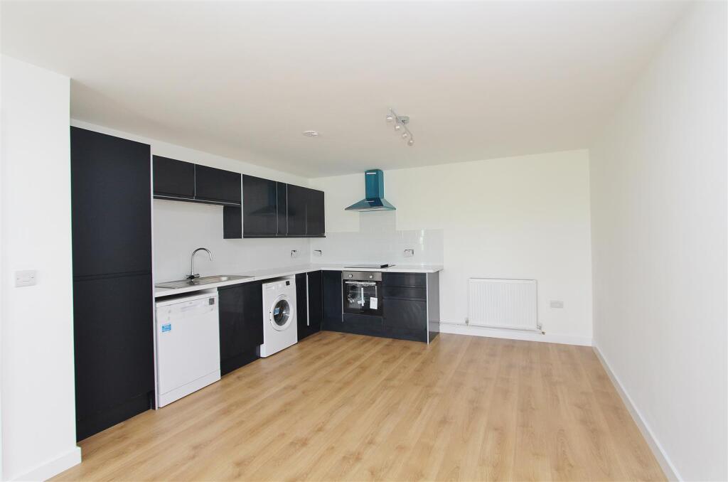 1 bed Apartment for rent in Bath. From Davies & Way - Keynsham