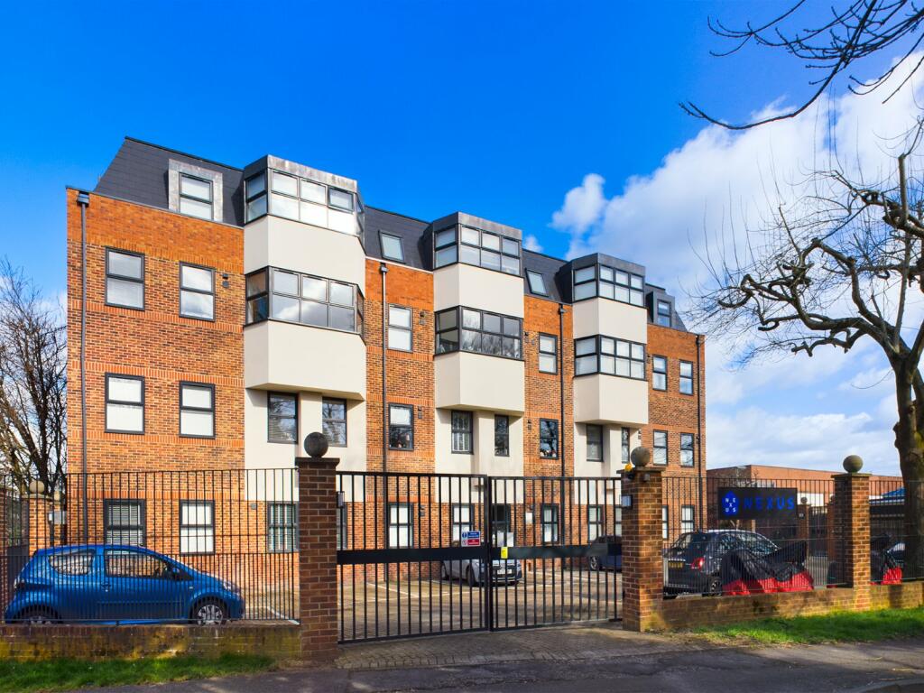 2 bed Apartment for rent in Chertsey. From Hodders - Chertsey