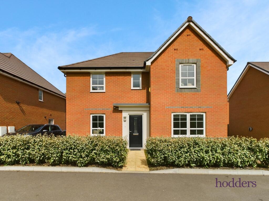 5 bed Detached House for rent in Chertsey. From Hodders - Chertsey