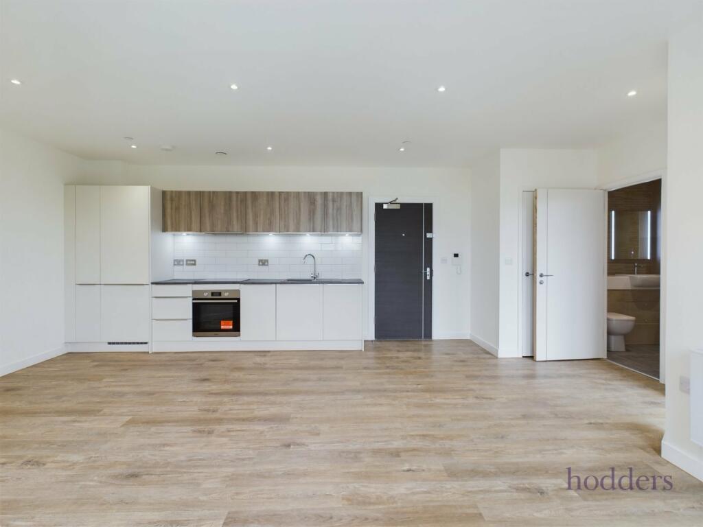 1 bed Apartment for rent in Staines-upon-Thames. From Hodders - Chertsey