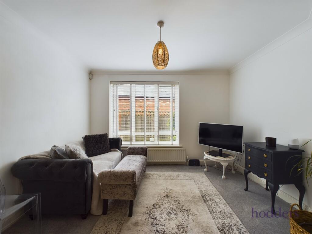 1 bed Apartment for rent in Weybridge. From Hodders - Chertsey