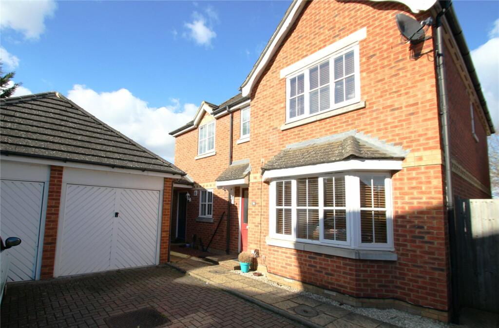 2 bed End Terraced House for rent in Egham. From Hodders - Chertsey