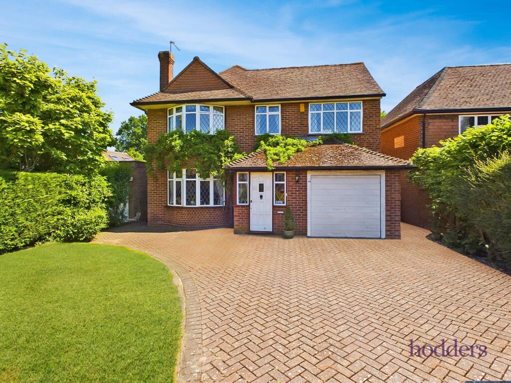 4 bed Detached House for rent in Ottershaw. From Hodders - Chertsey