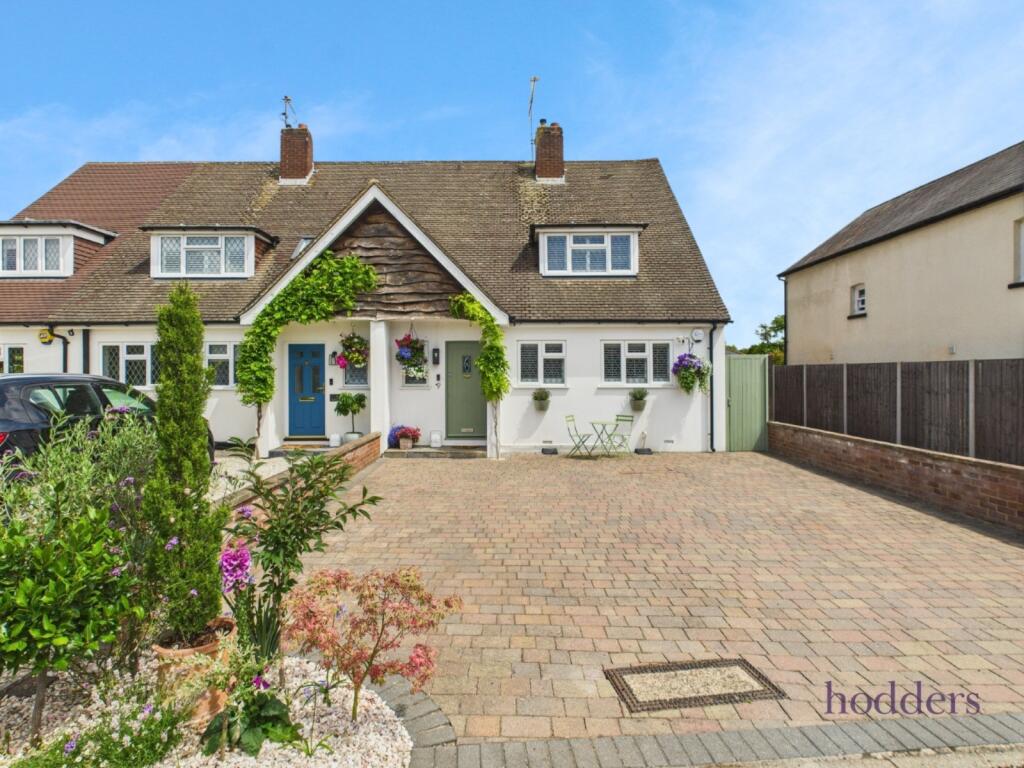 3 bed Bungalow for rent in Addlestone. From Hodders - Chertsey