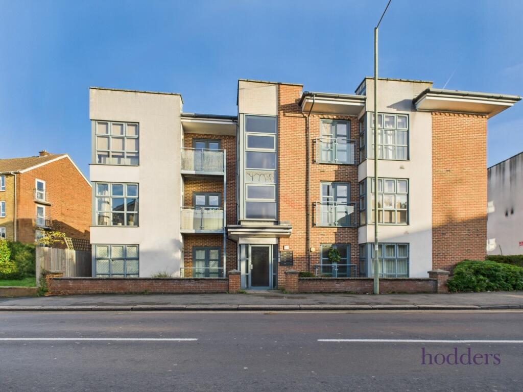 2 bed Apartment for rent in Addlestone. From Hodders - Chertsey 2 bed Apartment for rent in Addlestone. From Hodders - Chertsey