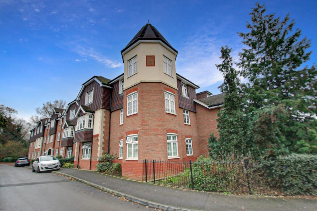 2 bed Apartment for rent in Addlestone. From Hodders - Chertsey