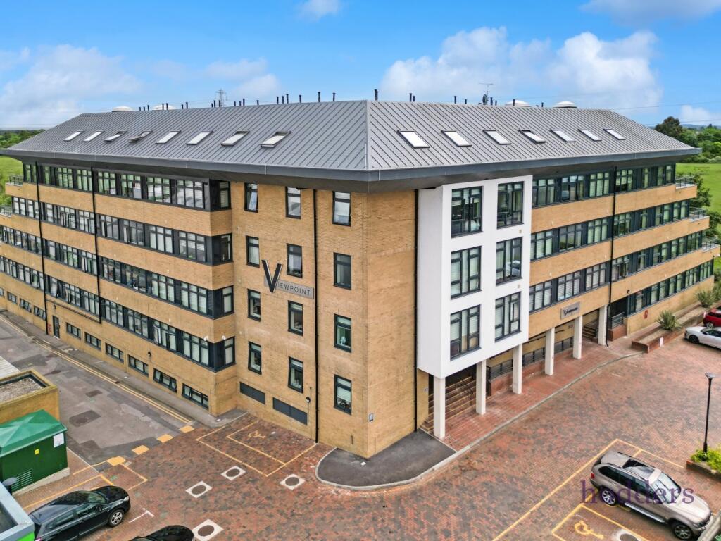 2 bed Apartment for rent in Staines-upon-Thames. From Hodders - Chertsey