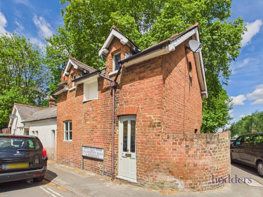 4 bed Studio for rent in Chertsey. From Hodders - Chertsey