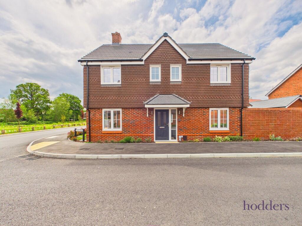 4 bed Detached for rent in . From Hodders - Chertsey