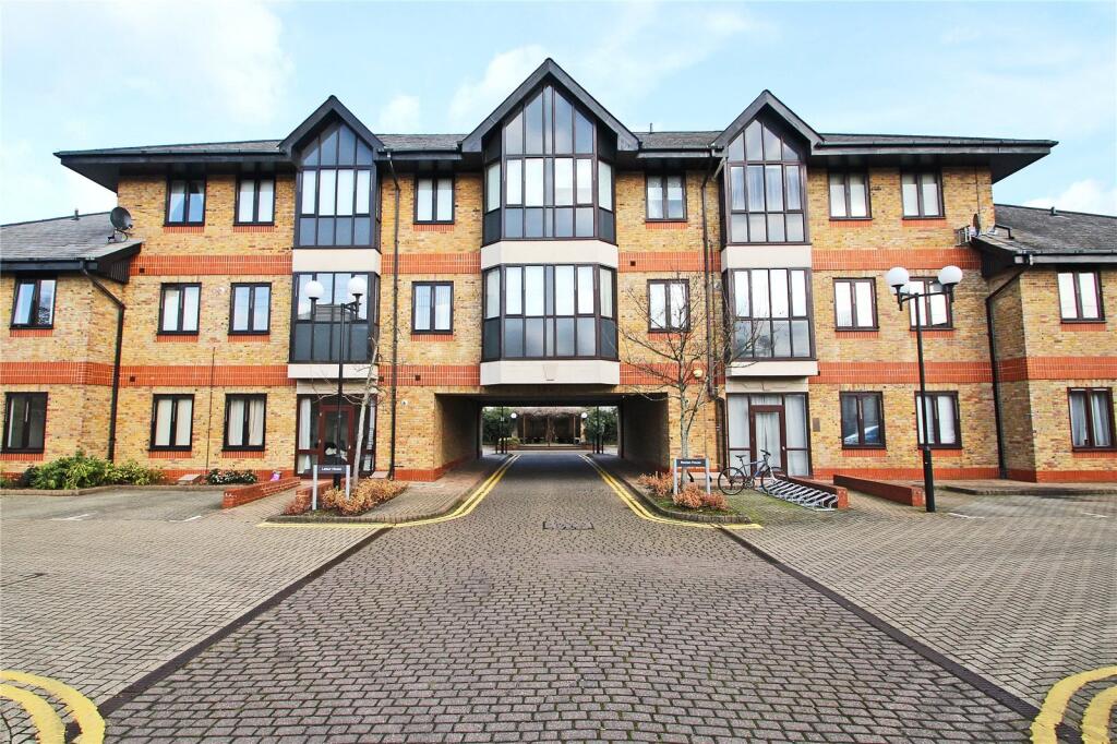 1 bed Apartment for rent in Chertsey. From Hodders - Chertsey