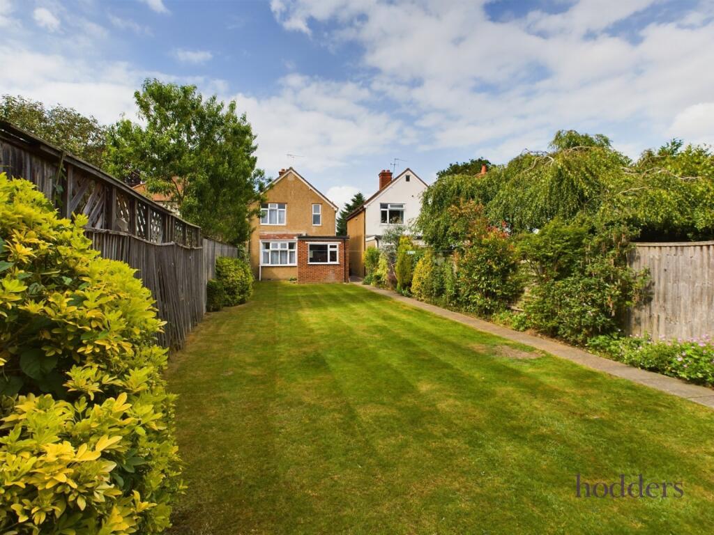 1 bed House Share for rent in Addlestone. From Hodders - Chertsey 1 bed House Share for rent in Addlestone. From Hodders - Chertsey