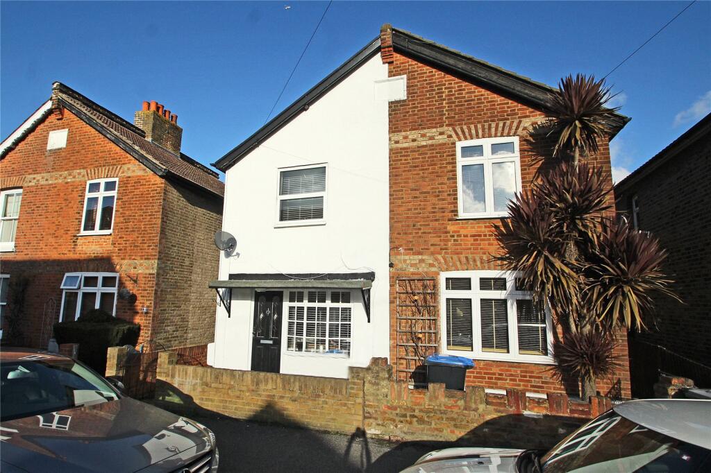 2 bed Semi Detached for rent in Chertsey. From Hodders - Chertsey