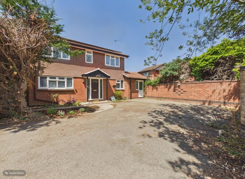 4 bed Detached for rent in Chertsey. From Hodders - Chertsey
