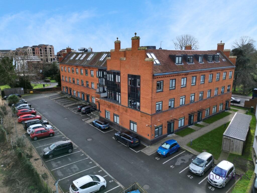 1 bed Apartment for rent in Egham. From Hodders - Chertsey