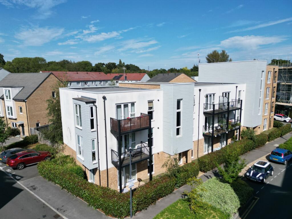 2 bed Apartment for rent in Addlestone. From Hodders - Chertsey