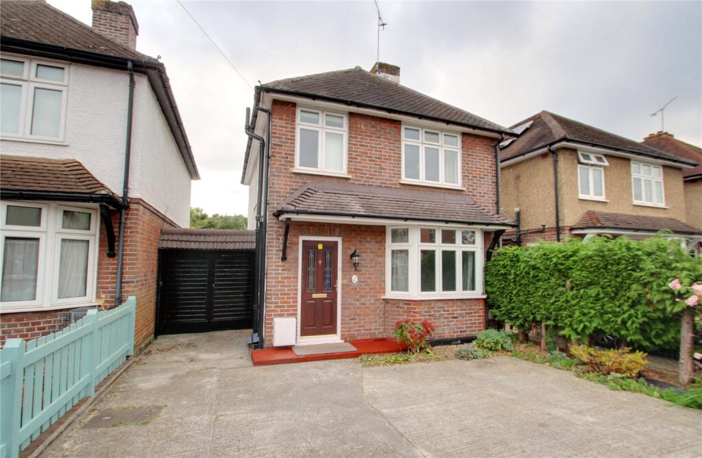 3 bed Detached for rent in Woking. From Hodders - Chertsey 3 bed Detached for rent in Woking. From Hodders - Chertsey