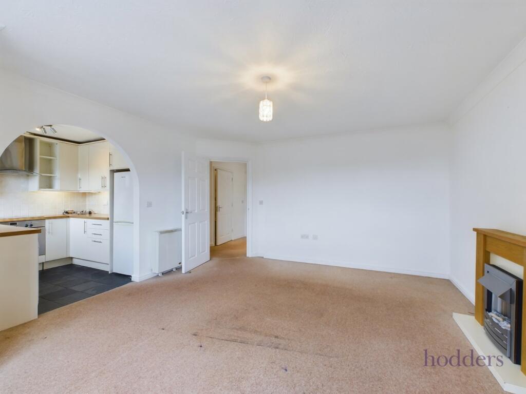 2 bed Apartment for rent in Chertsey. From Hodders - Chertsey