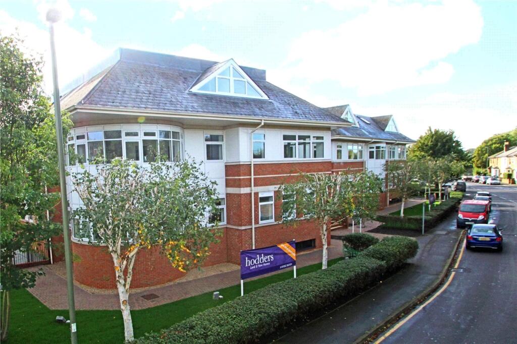 2 bed Apartment for rent in Lyne. From Hodders - Chertsey 2 bed Apartment for rent in Lyne. From Hodders - Chertsey