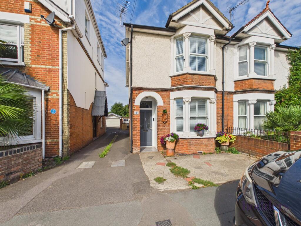 3 bed Semi Detached for rent in Chertsey. From Hodders - Chertsey