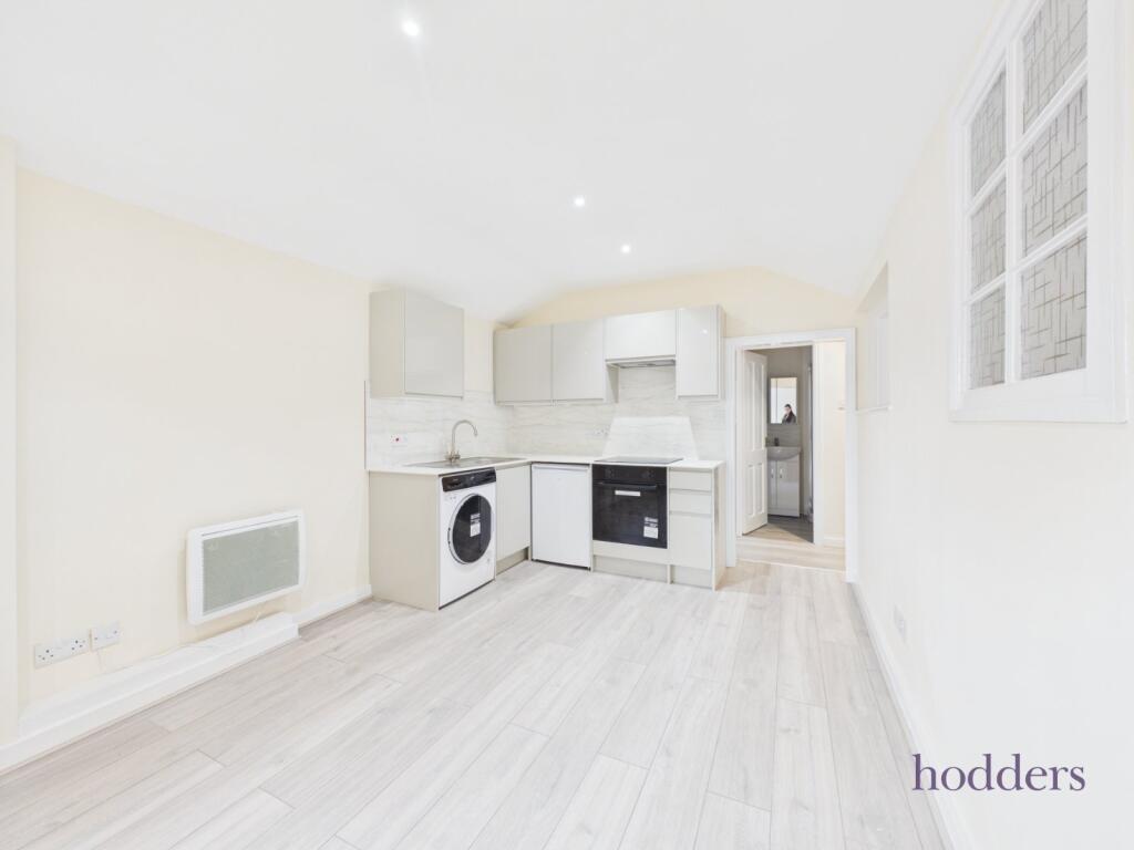 1 bed Apartment for rent in Egham. From Hodders - Chertsey
