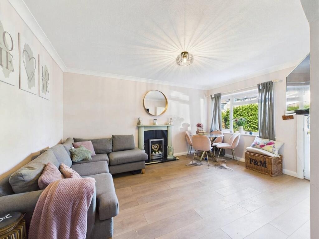 2 bed Annexe for rent in Addlestone. From Hodders - Chertsey 2 bed Annexe for rent in Addlestone. From Hodders - Chertsey