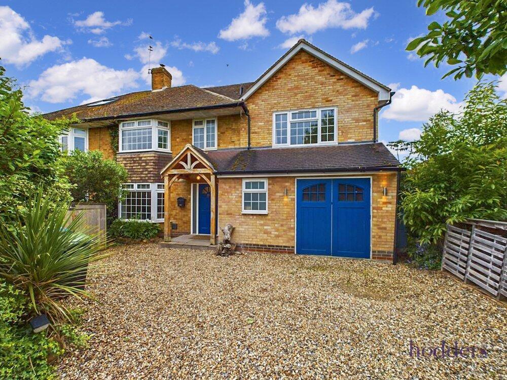 4 bed Semi Detached for rent in Chertsey. From Hodders - Chertsey