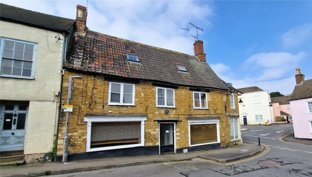 2 bed 1st Floor Flat for rent in Wotton-under-Edge. From Hunters - Dursley