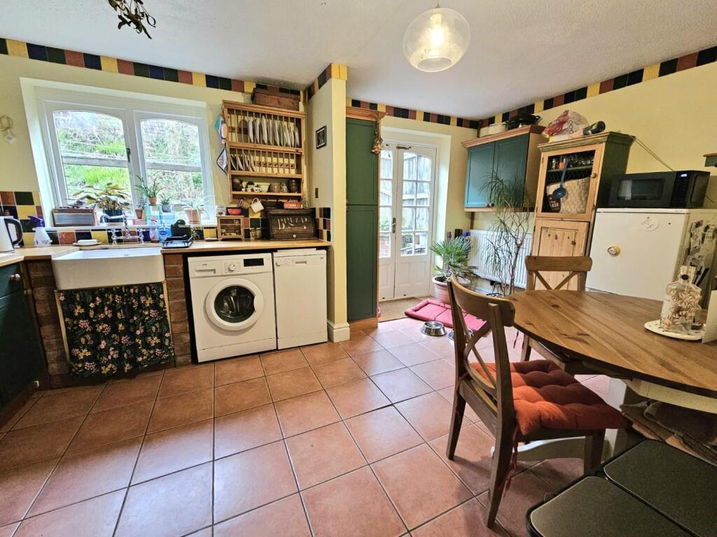 3 bed Detached for rent in Wotton-under-Edge. From Hunters - Dursley 3 bed Detached for rent in Wotton-under-Edge. From Hunters - Dursley