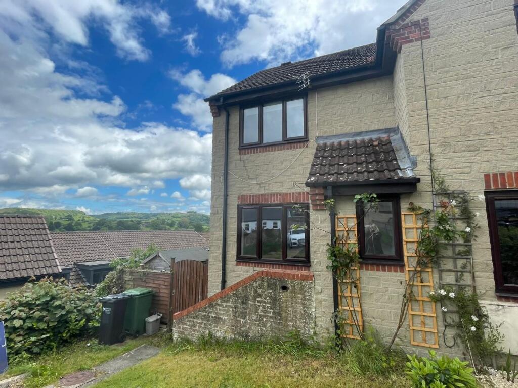 2 bed End of Terrace for rent in Dursley. From Hunters - Dursley 2 bed End of Terrace for rent in Dursley. From Hunters - Dursley