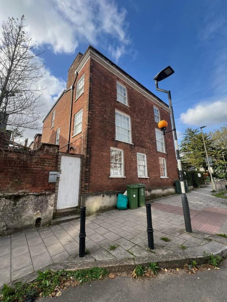 2 bed 1st Floor Flat for rent in Exeter. From Hunters - Exeter