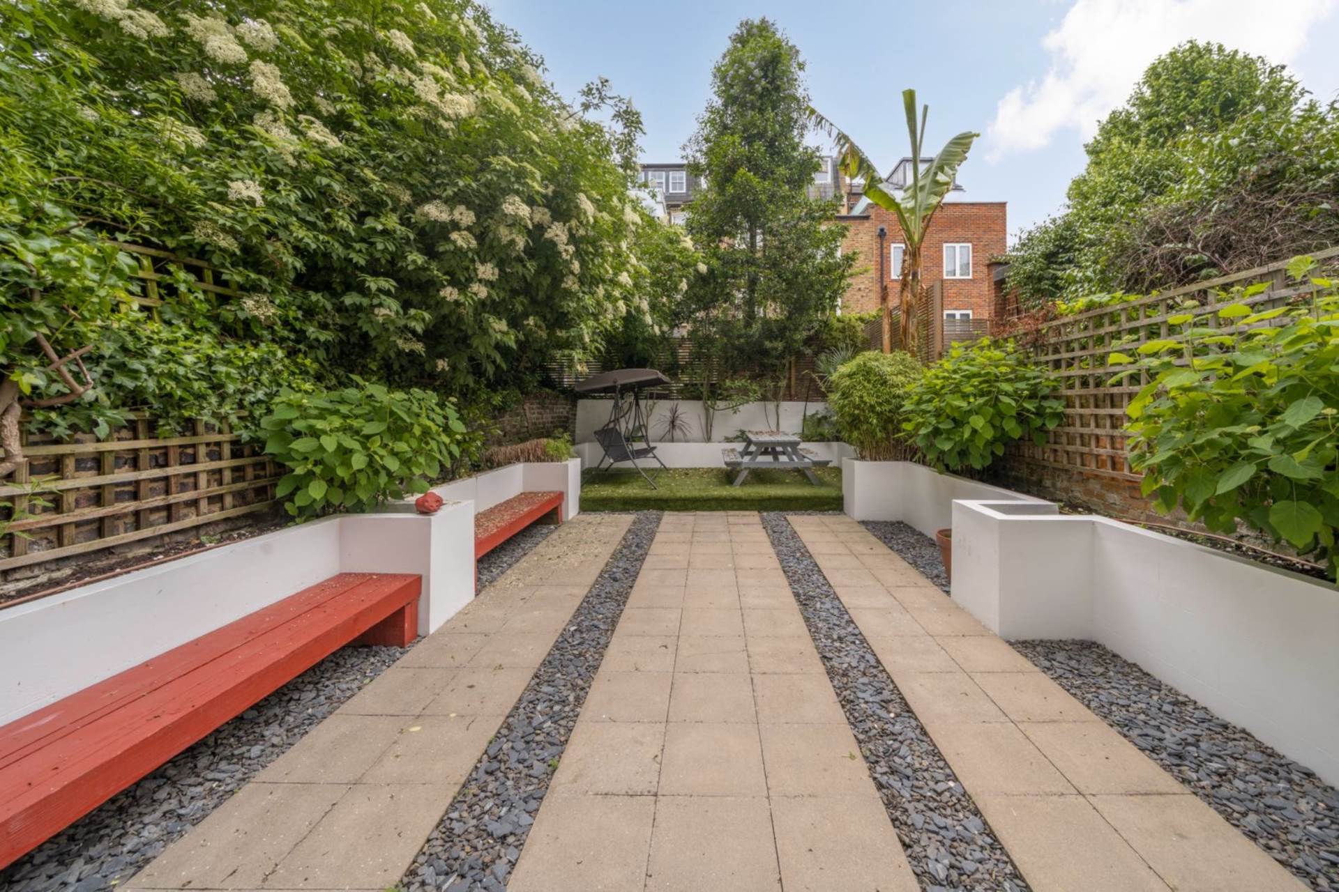 2 bed Flat for rent in London. From Sutherland Estates
