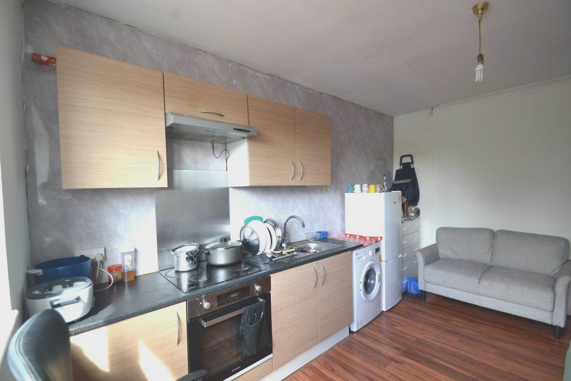 2 bed 1st Floor Flat for rent in Southall. From Sutherland Estates