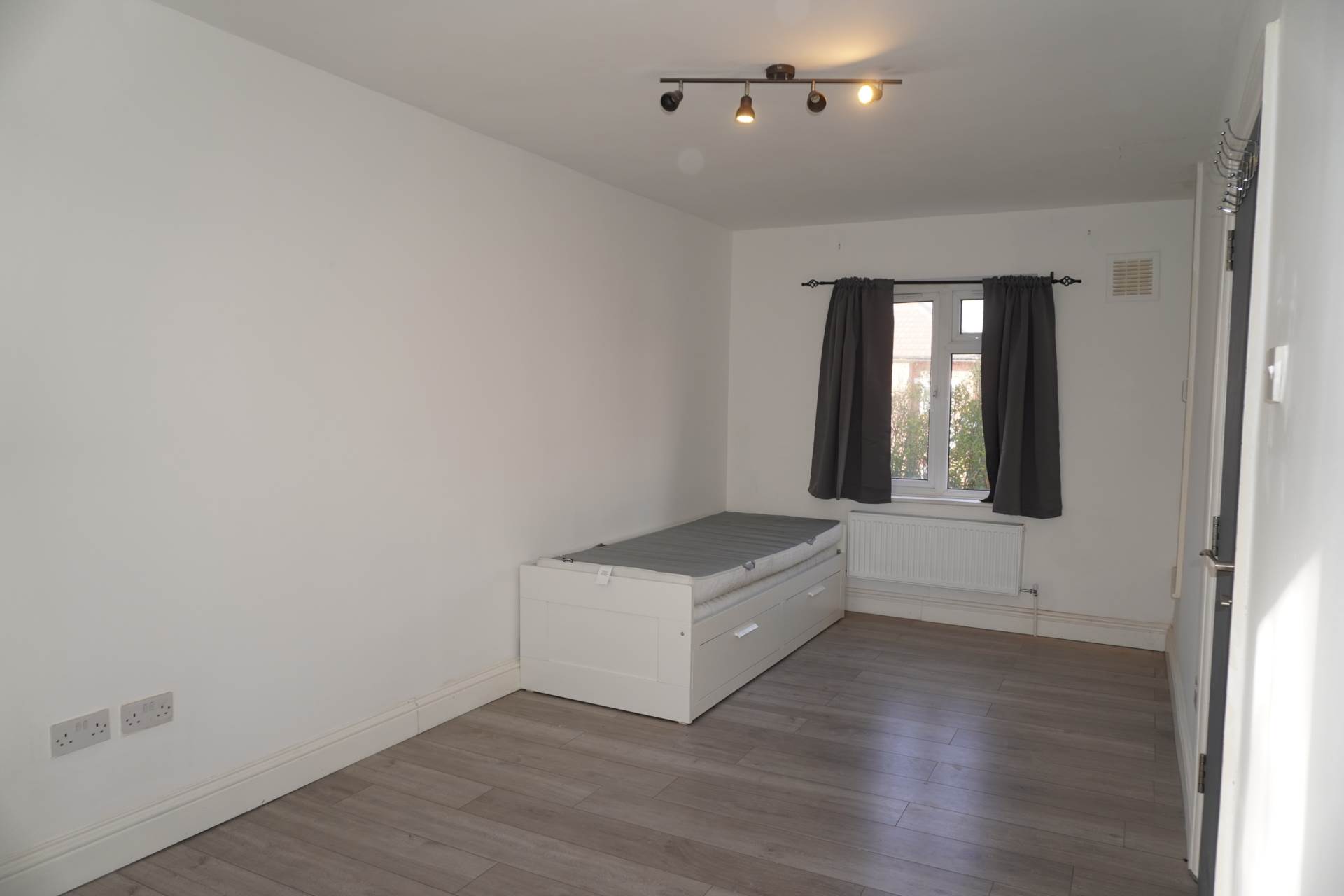 3 bed Semi Detached for rent in Wembley. From Sutherland Estates 3 bed Semi Detached for rent in Wembley. From Sutherland Estates