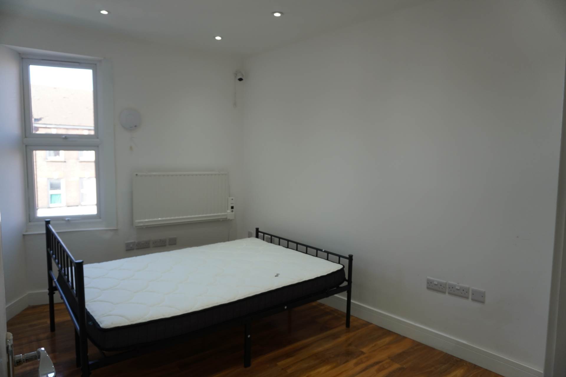 3 bed Apartment for rent in Southall. From Sutherland Estates