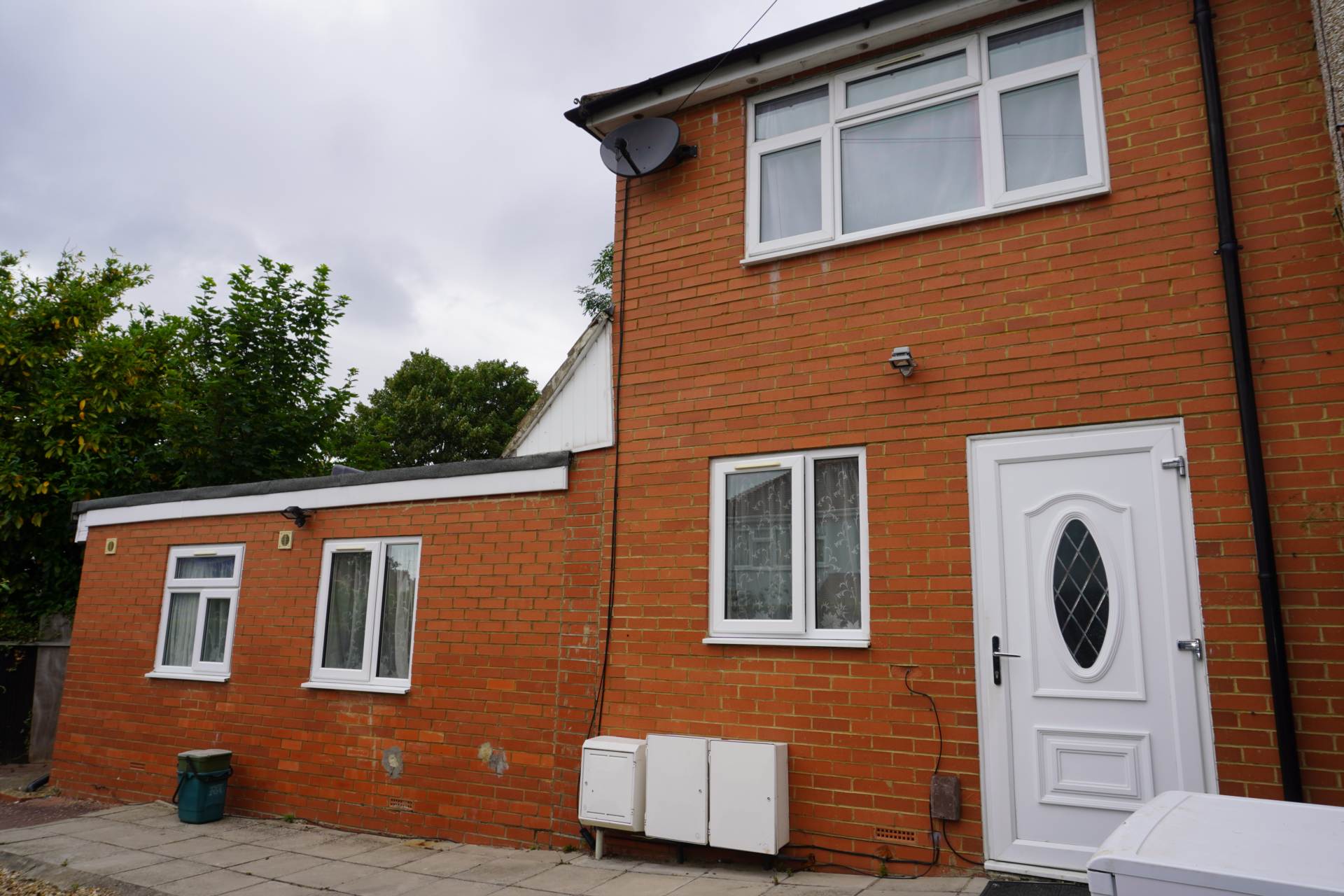 3 bed Semi Detached for rent in London. From Sutherland Estates