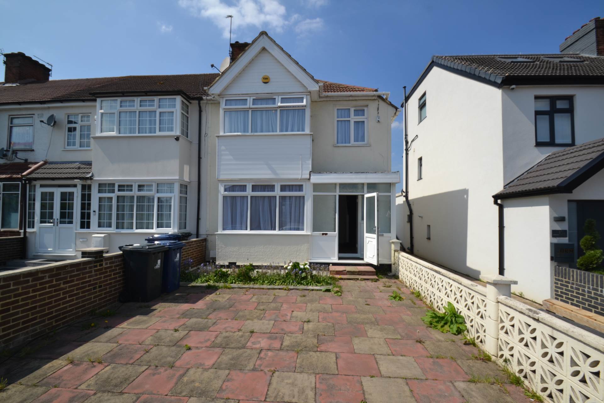 3 bed Semi Detached for rent in Greenford. From Sutherland Estates