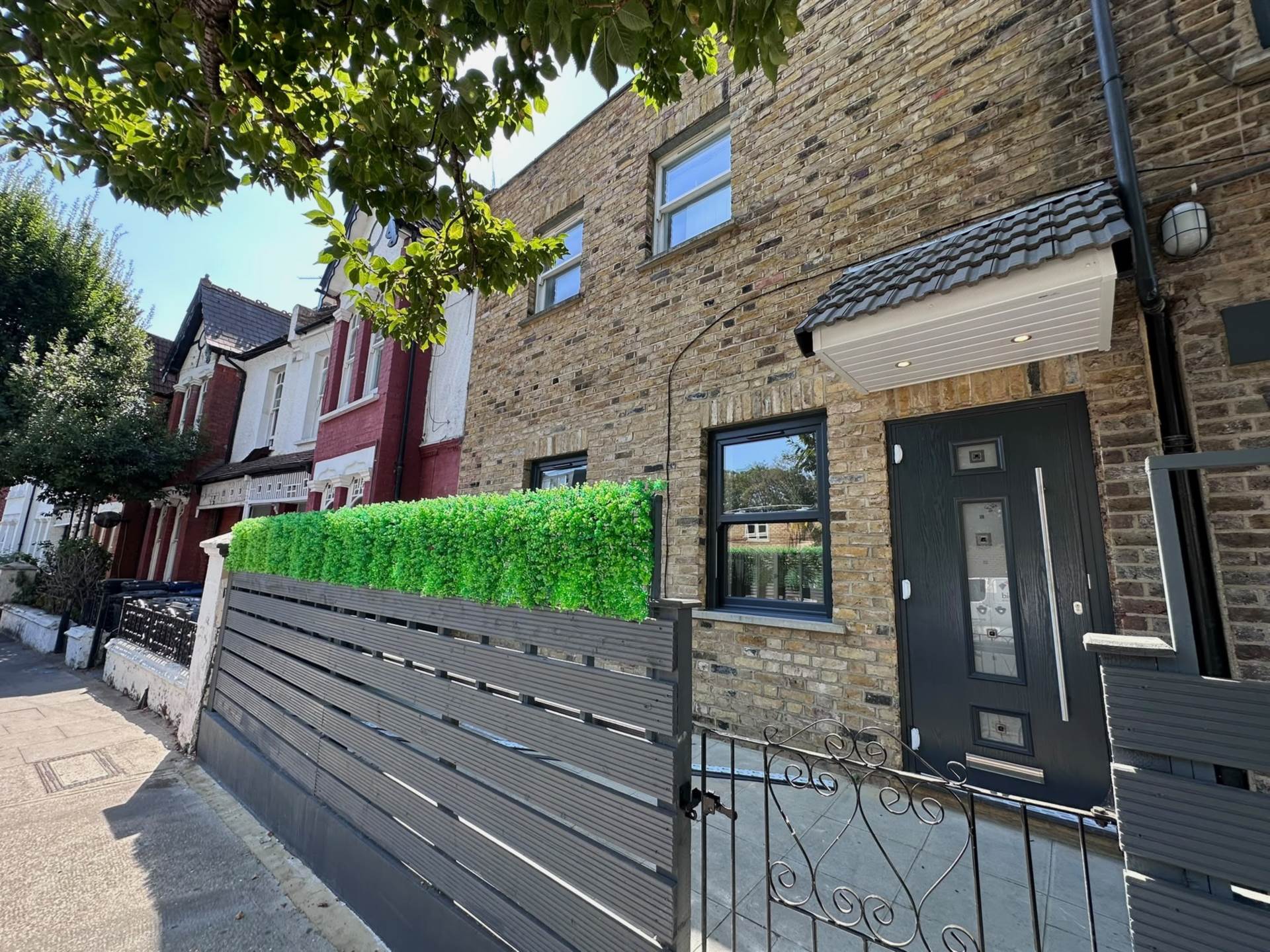 2 bed Mid Terraced House for rent in Acton. From Sutherland Estates