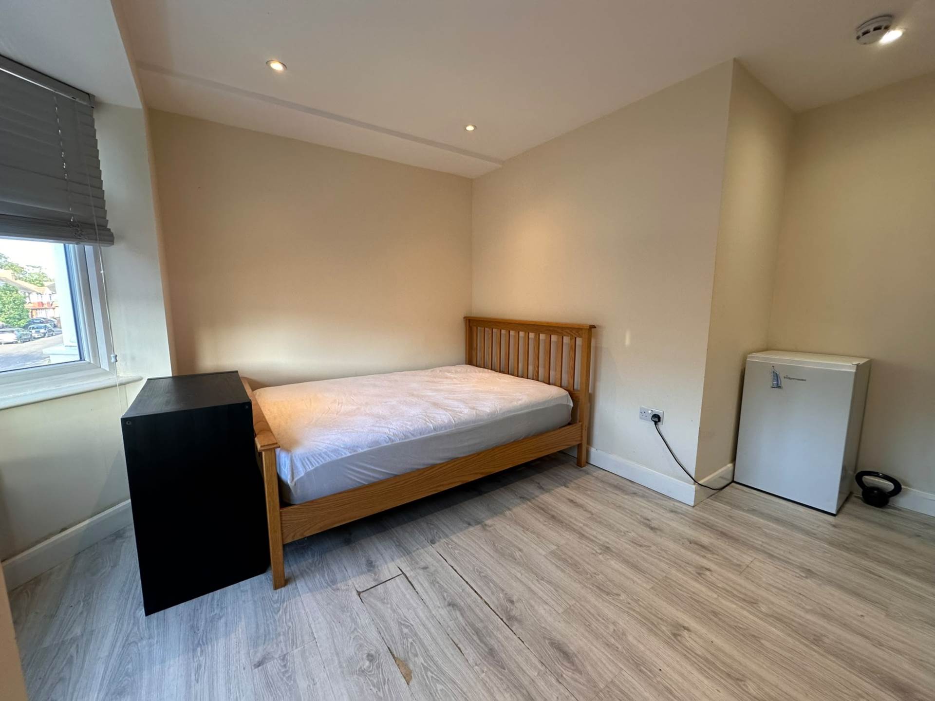 1 bed House Share for rent in Greenford. From Sutherland Estates