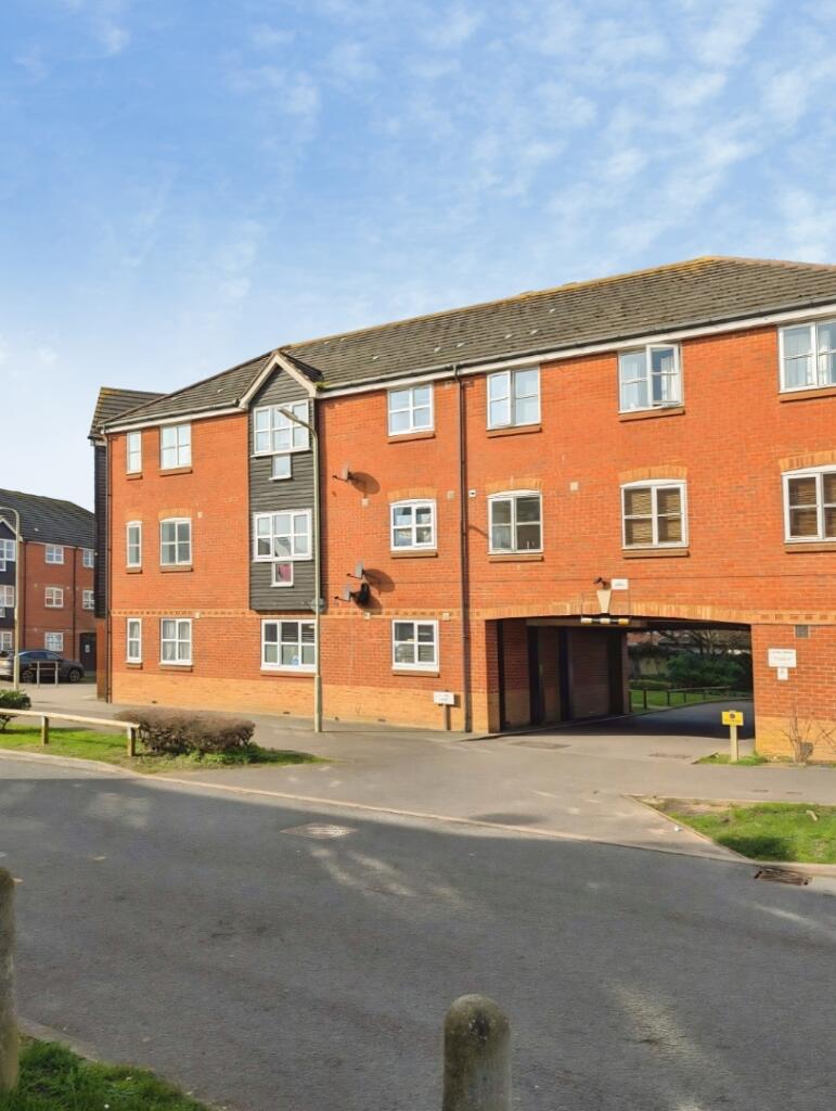 2 bed 1st Floor Flat for rent in Ashford. From Hunters - Folkestone 2 bed 1st Floor Flat for rent in Ashford. From Hunters - Folkestone