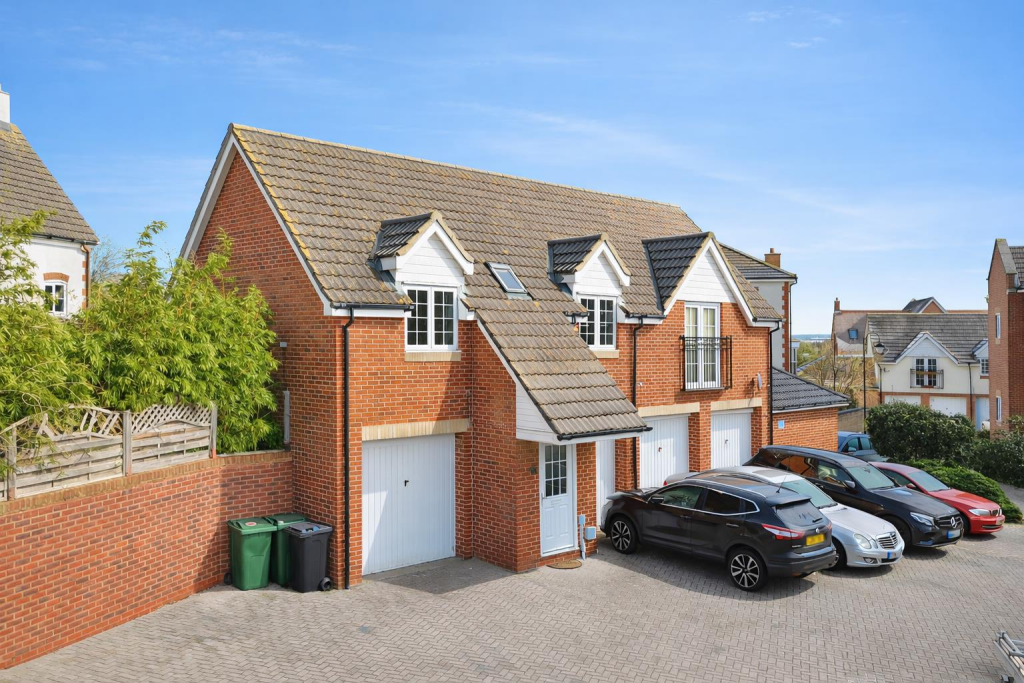 2 bed Coach House for rent in Ashford. From Hunters - Folkestone