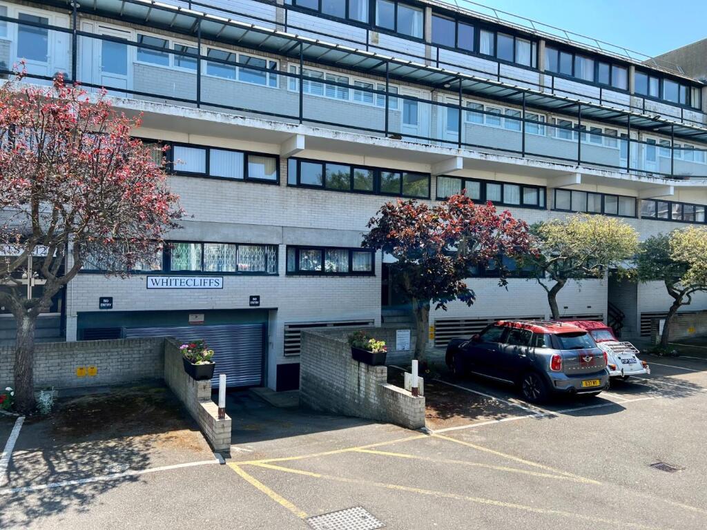 2 bed Apartment for rent in Folkestone. From Hunters - Folkestone