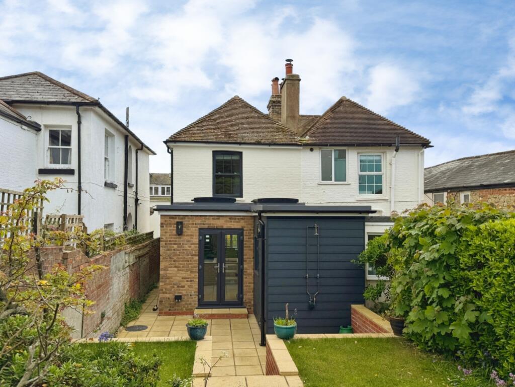 2 bed Detached for rent in Folkestone. From Hunters - Folkestone