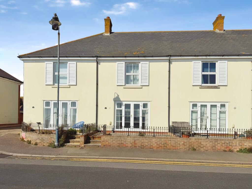 3 bed Mid Terraced House for rent in Hythe. From Hunters - Folkestone