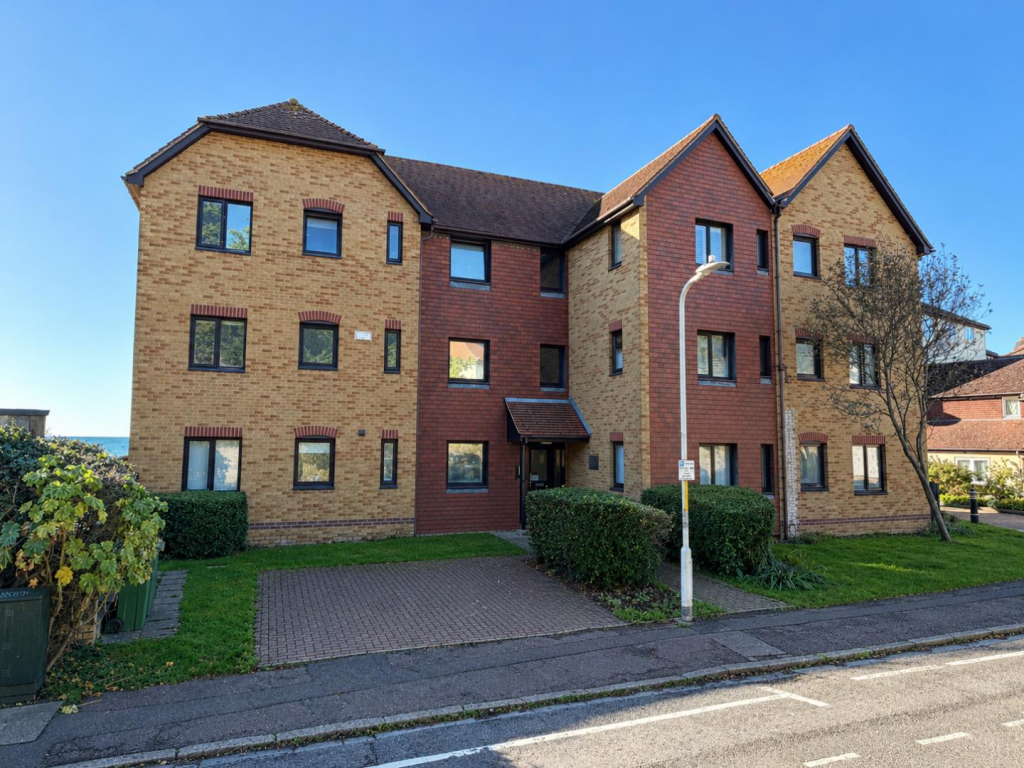 2 bed 1st Floor Flat for rent in Folkestone. From Hunters - Folkestone