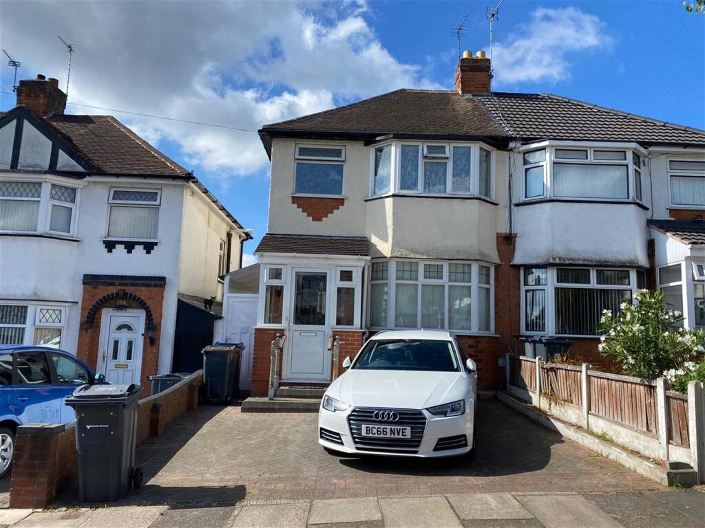 3 bed Semi Detached for rent in Pheasey. From Hunters - Handsworth 3 bed Semi Detached for rent in Pheasey. From Hunters - Handsworth